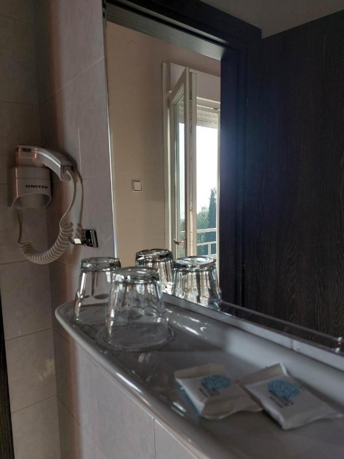 Oceanis Hotel Thessaloniki Buitenkant foto