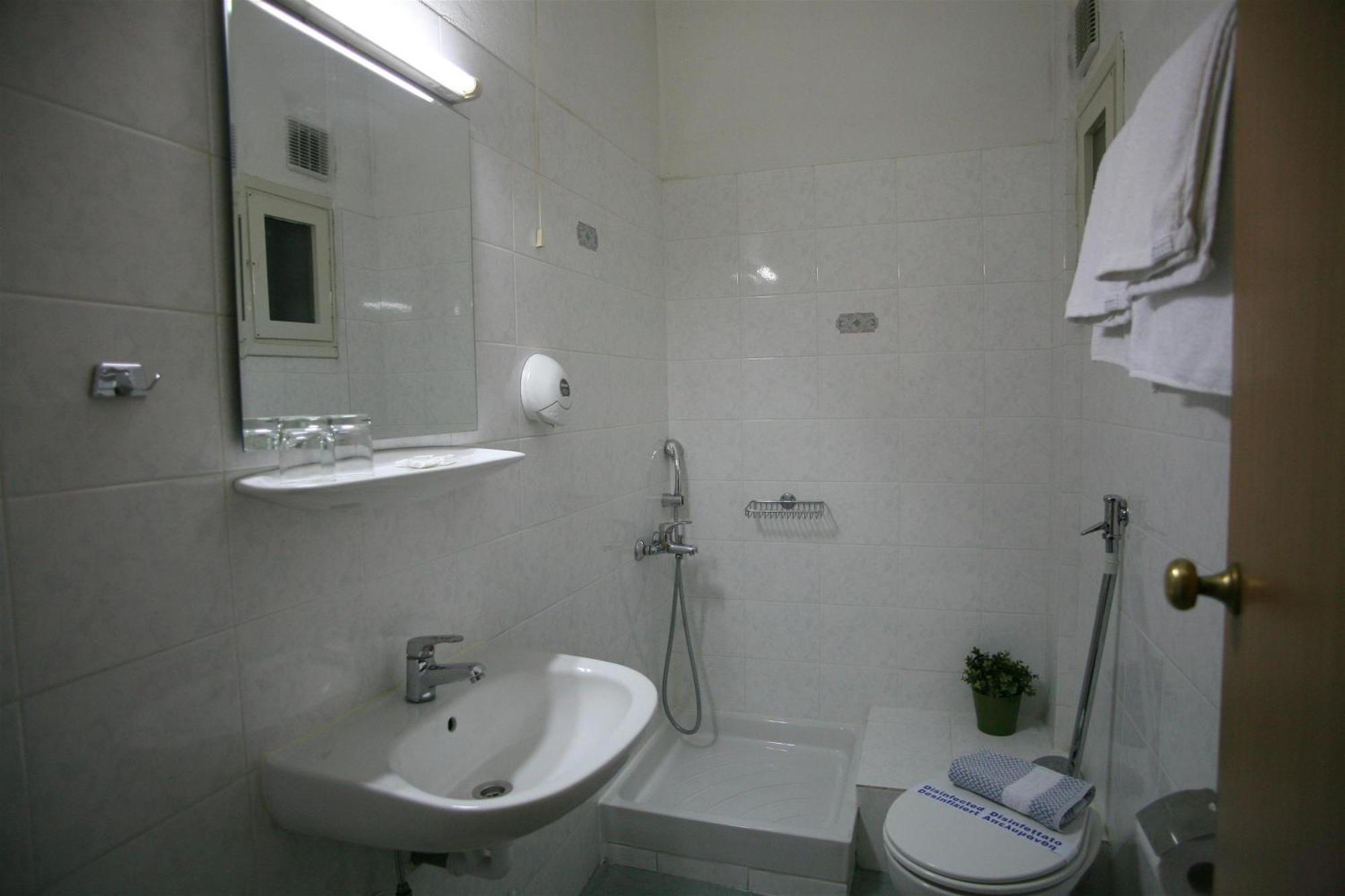 Oceanis Hotel Thessaloniki Buitenkant foto