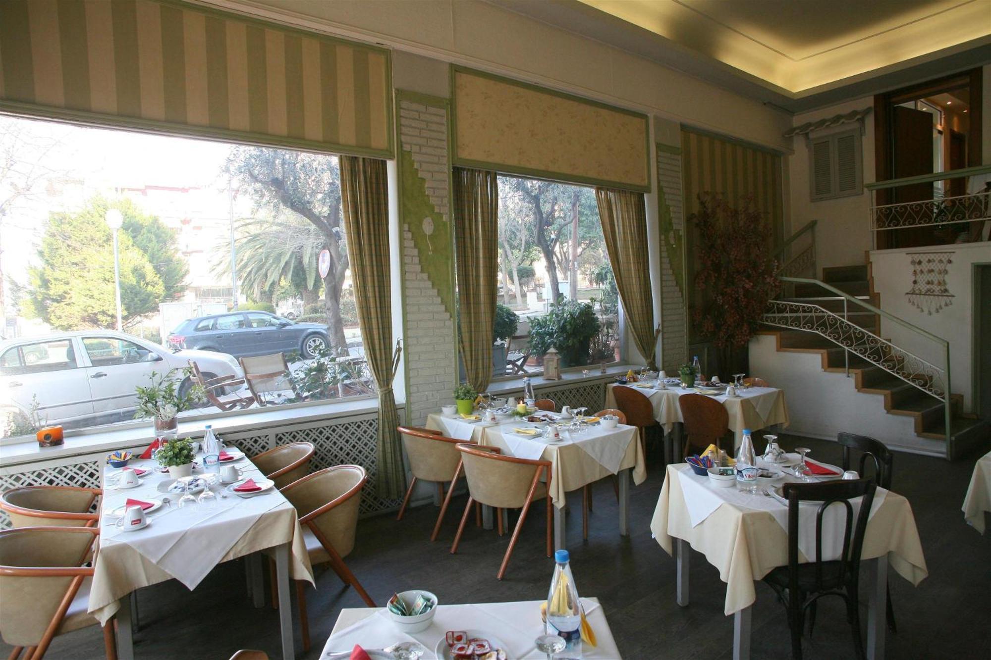 Oceanis Hotel Thessaloniki Buitenkant foto