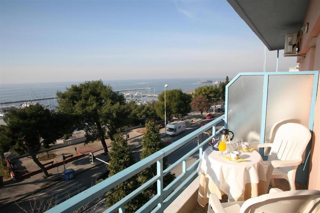 Oceanis Hotel Thessaloniki Buitenkant foto